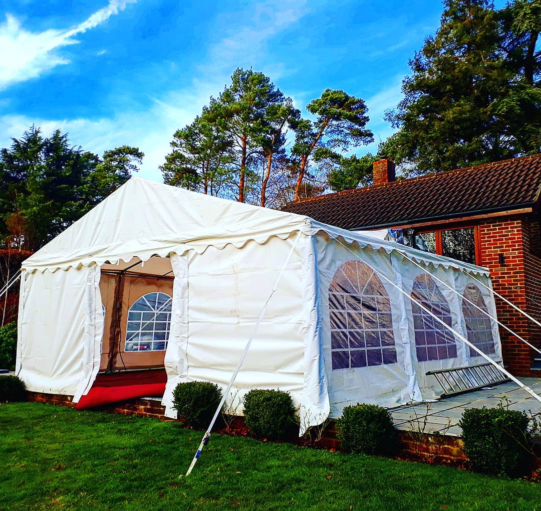 6x6m marquee with red carpet flooring